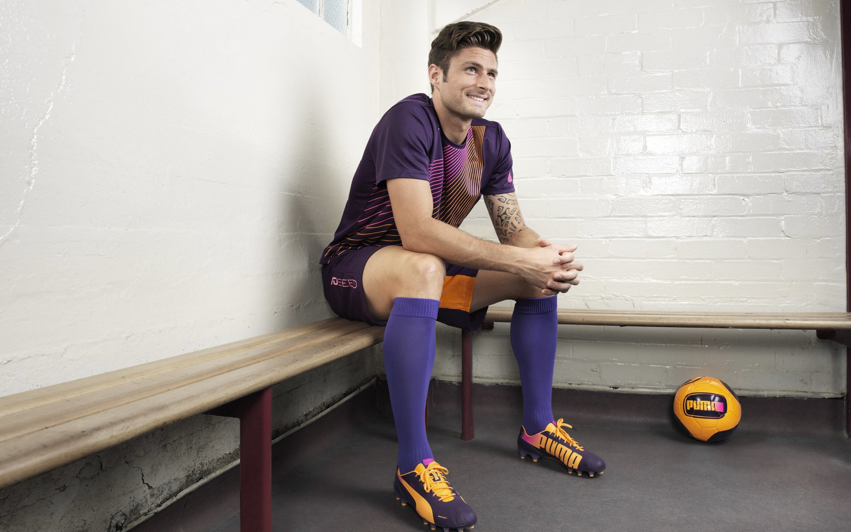 Kering-_火山脚下的极限竞技：挑战自然的力量_，火山脚下是哪座城市